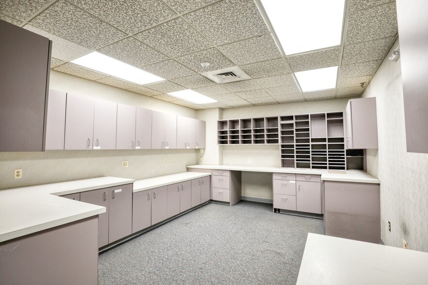 More Photos Of 480 Hampden St, Holyoke Office For Sale