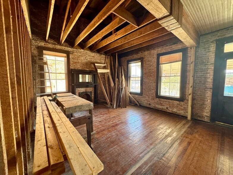 More Photos Of 2720 Cleveland St, Elloree Storefront Retail Residential For Sale