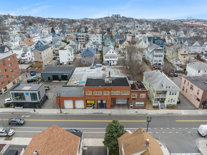 Primary Photo Of 77-79 Ferry St, Everett Showroom For Lease