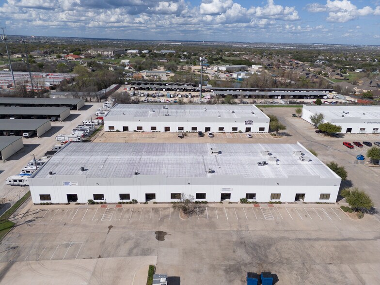 More Photos Of 3916 Gattis School Rd, Round Rock Unknown For Lease