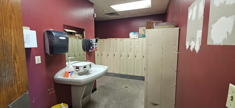 More Photos Of 5414 Packer Dr, Menomonie Manufacturing For Sale