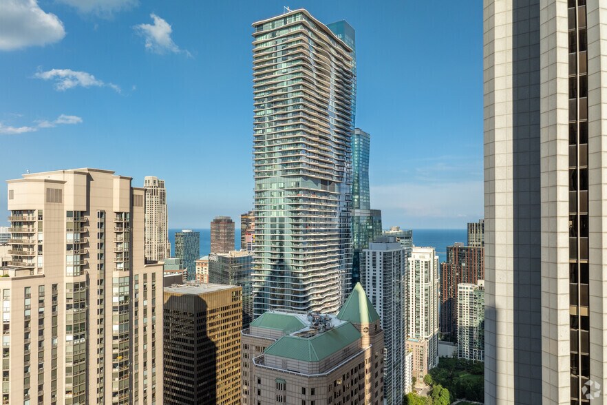 More Photos Of 225 N Columbus Dr, Chicago Multifamily For Sale