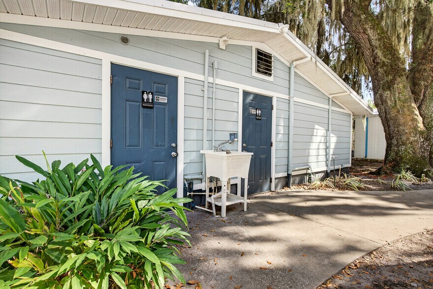 More Photos Of 765 3rd Ave, Welaka Restaurant For Sale