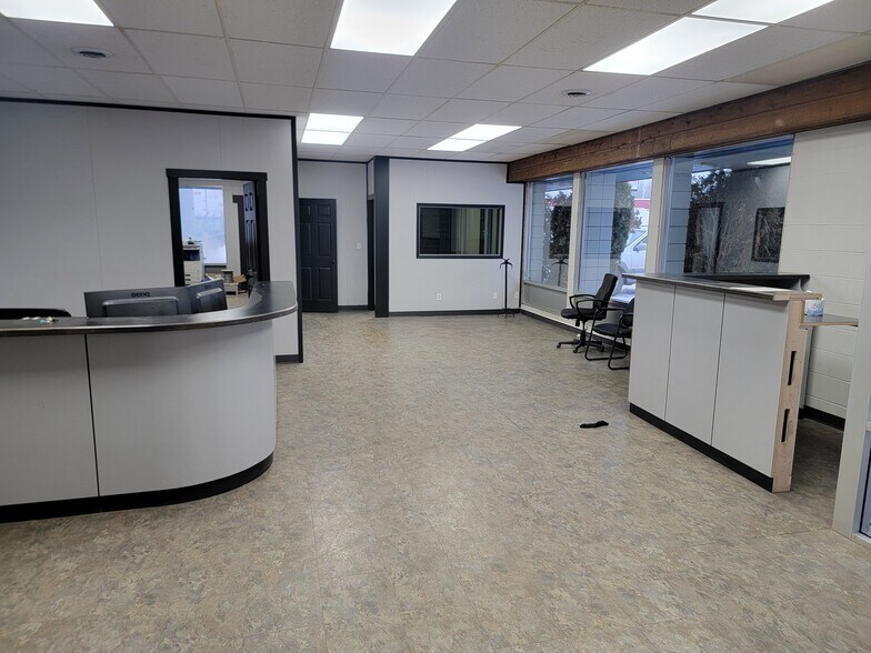 More Photos Of 9410 Milwaukee Way, Prince George Distribution For Lease