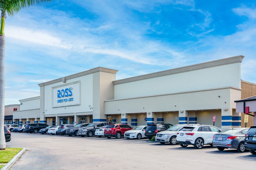 More Photos Of 12101-12295 Biscayne Blvd, North Miami Unknown For Lease