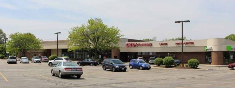 More Photos Of 3702-3748 N Main St, Rockford Storefront For Lease