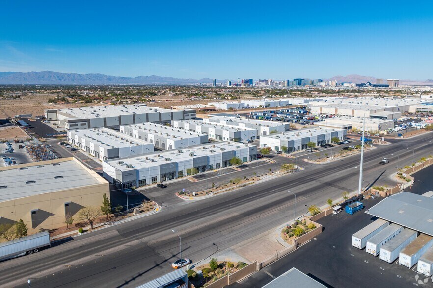 More Photos Of 6728 W Sunset Rd, Las Vegas Flex For Lease