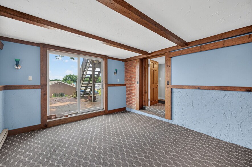 More Photos Of 330 Mahoning St, Milton Office For Sale