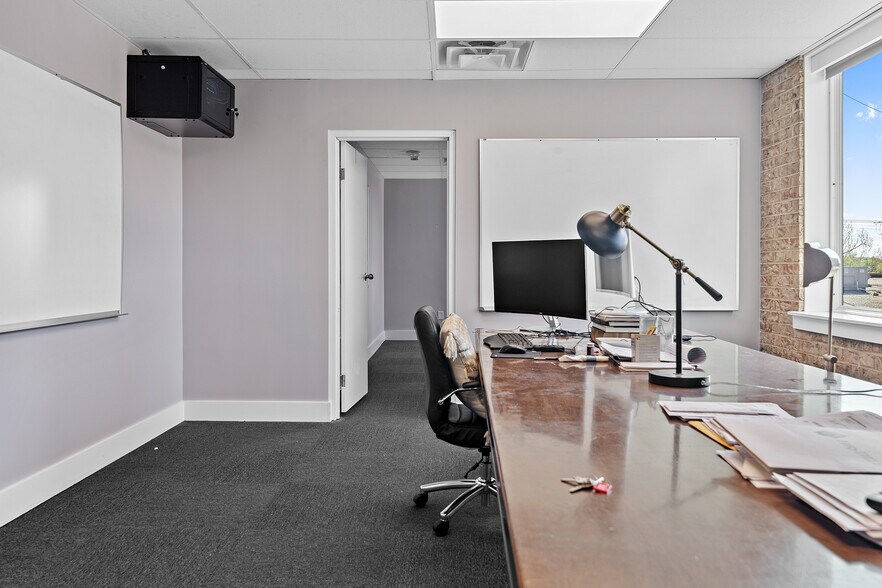 More Photos Of 2300 E 14th St, Tulsa Office For Lease