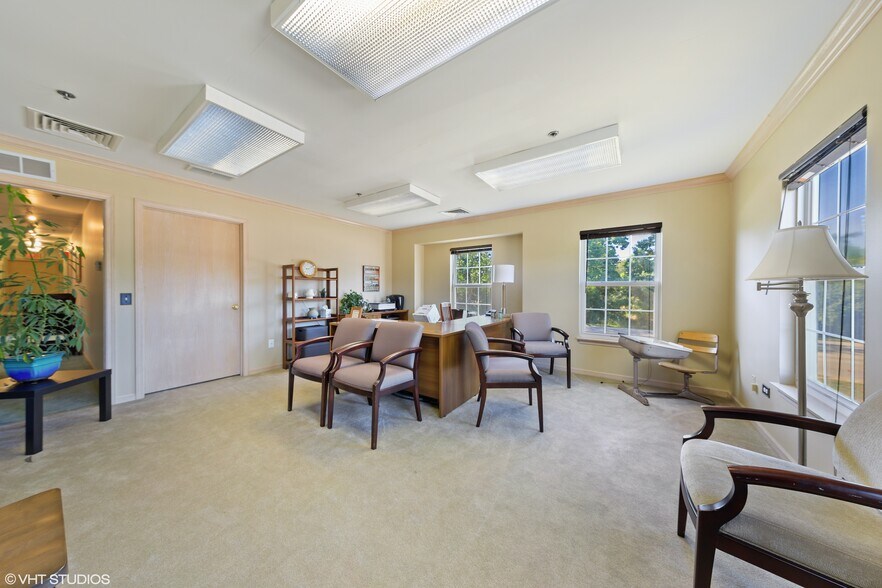 More Photos Of 27W140 Roosevelt Rd, Winfield Medical For Lease