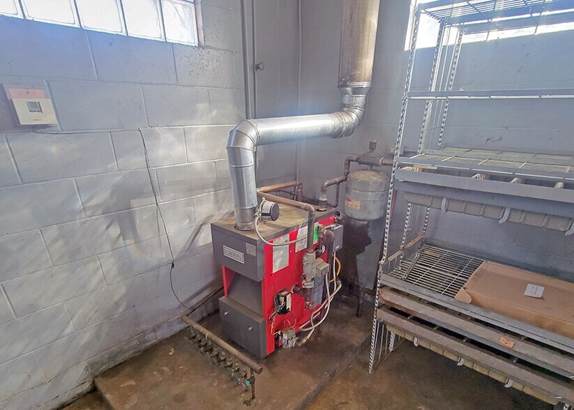 More Photos Of 8044 N Illinois St, Caseyville Office For Sale