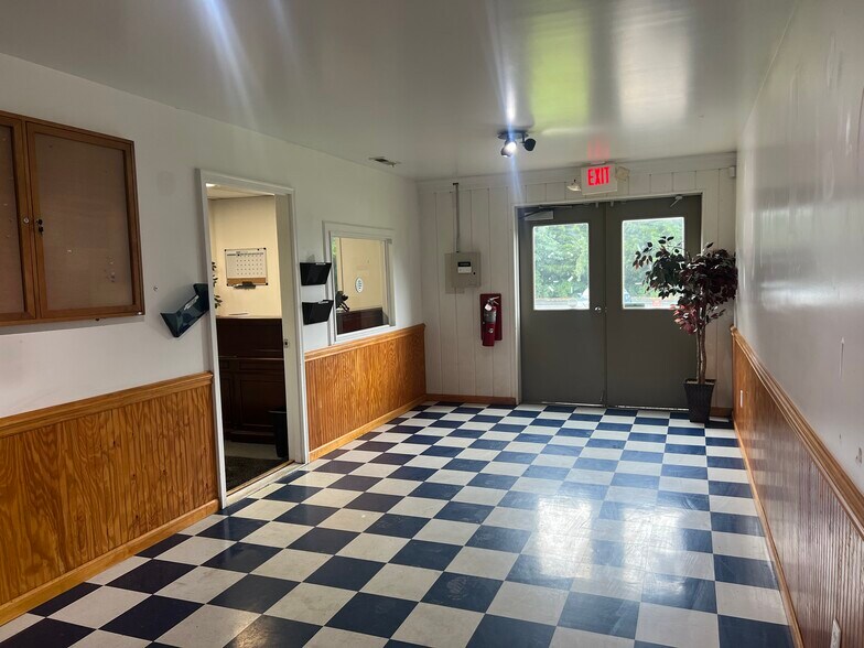 More Photos Of 463 Industry Rd, Waynesboro Warehouse For Lease