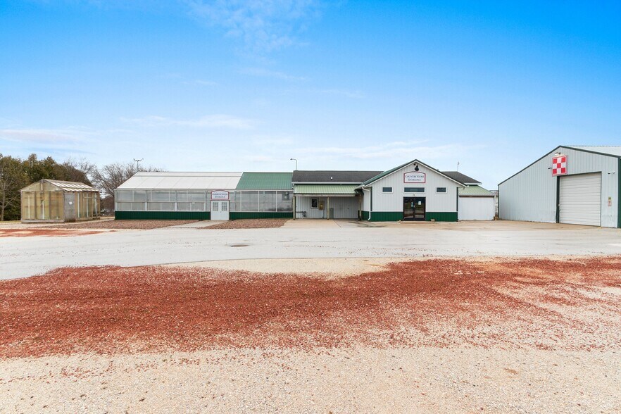 More Photos Of 5814 Calumet Ave, Manitowoc General Retail For Sale