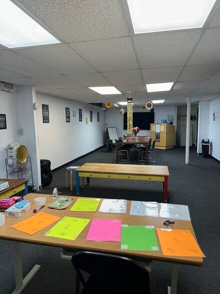 More Photos Of 3489 N 76th St, Milwaukee Office For Sale
