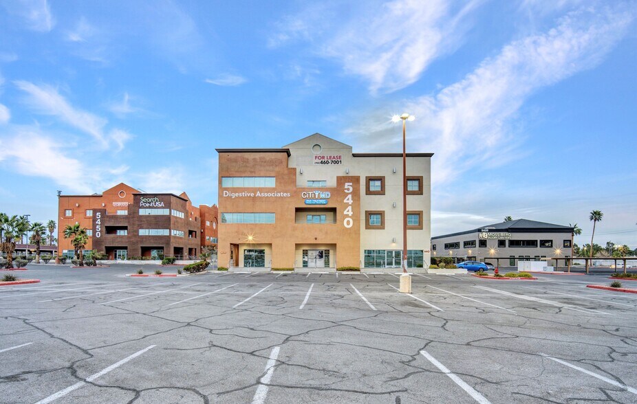 More Photos Of 5440 W Sahara Ave, Las Vegas Medical For Lease