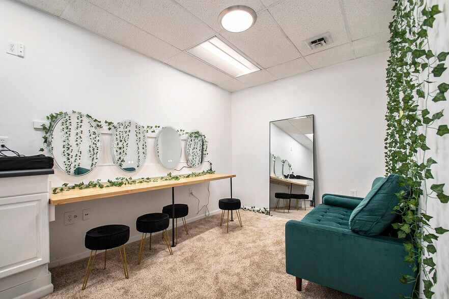 More Photos Of 1628 N Ironwood Dr, South Bend Freestanding For Lease