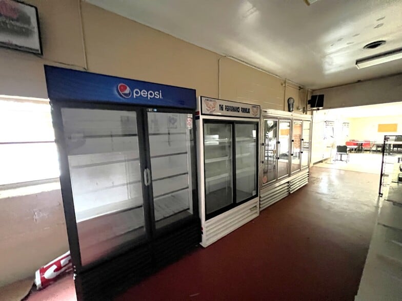 More Photos Of 854 NC-770, Mayodan Bar For Sale