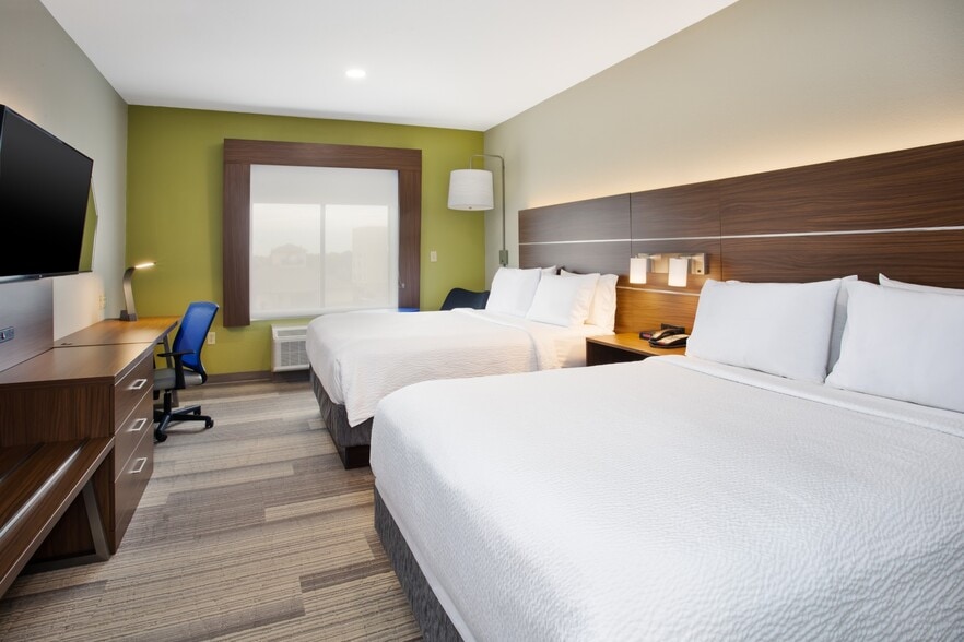 More Photos Of 21010 Katy Fwy, Katy Hotel For Sale