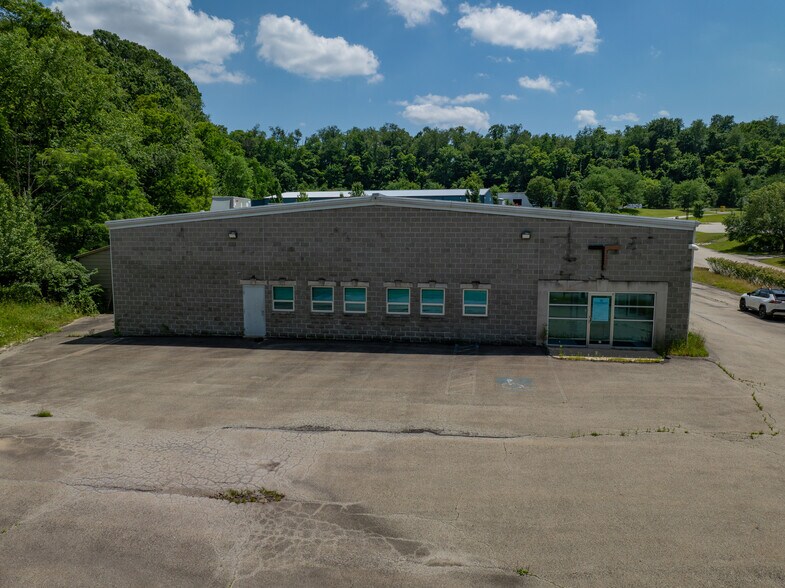 More Photos Of 11075 Parker Dr, Irwin Warehouse For Sale