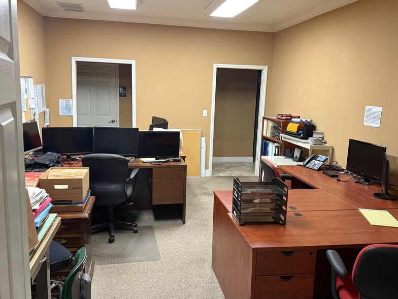More Photos Of 565 S Hercules Ave, Clearwater Office For Sale