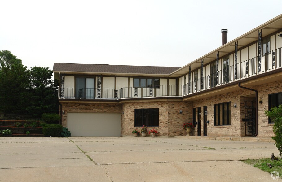 More Photos Of 2233 Theodore St, Crest Hill Office Residential For Lease