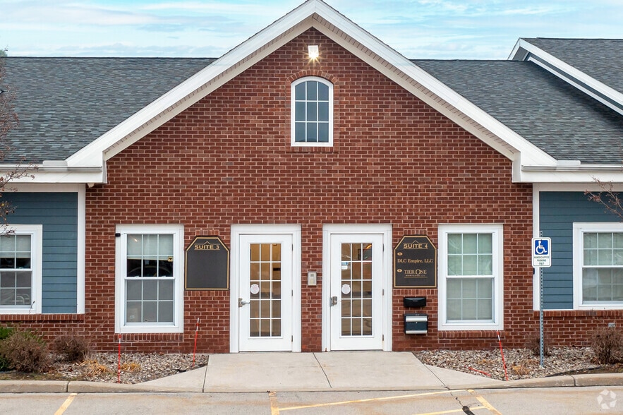 More Photos Of 1120-1150 CROSSPOINTE Ln, Webster Medical For Lease