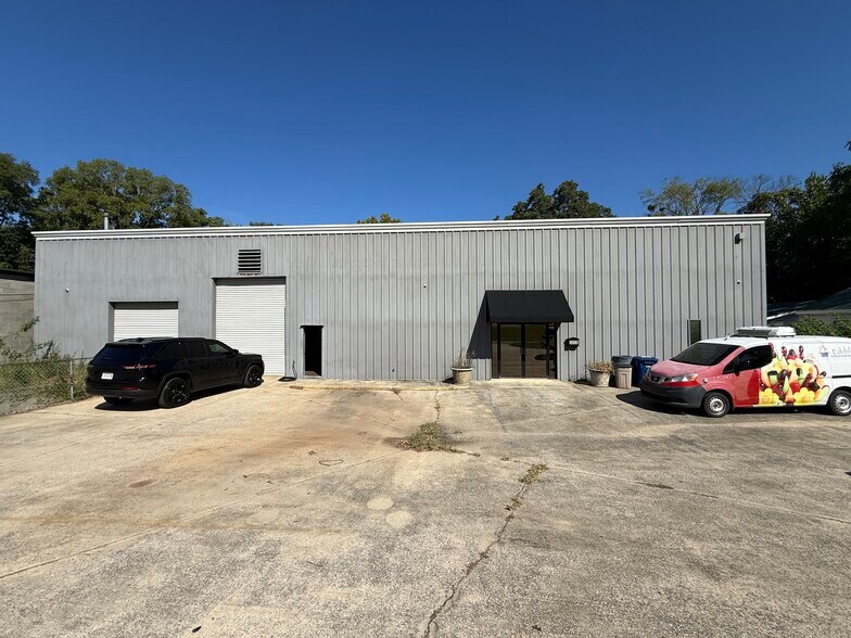 More Photos Of 3804-3806 S 2nd Ave, Birmingham Warehouse For Sale
