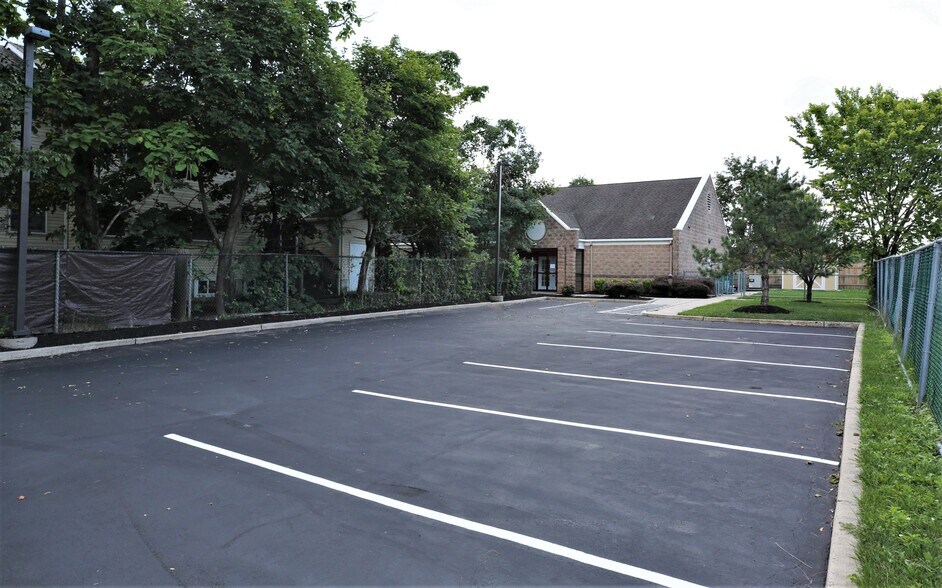 More Photos Of 60 Millstone Rd, Somerset Light Distribution For Lease