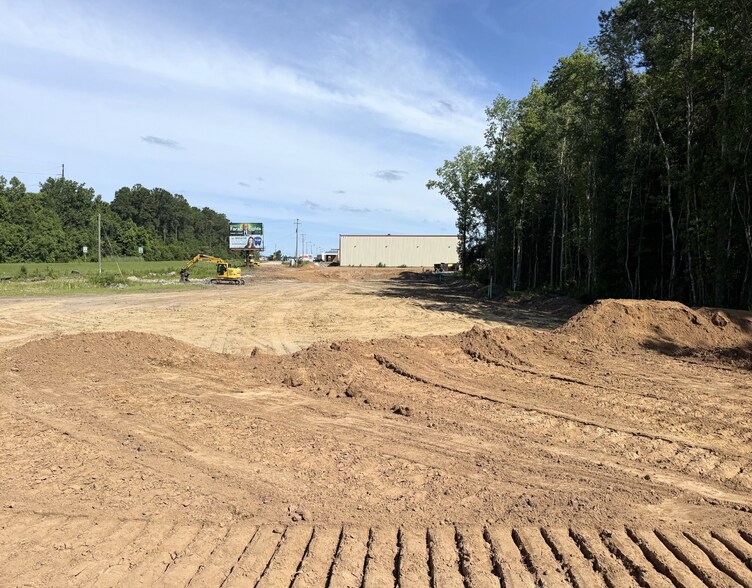 More Photos Of 205 – 215 Commercial Dr., Rincon Service For Lease