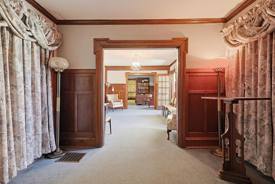 More Photos Of 1496 Victory Hwy, Oakland Flex For Sale