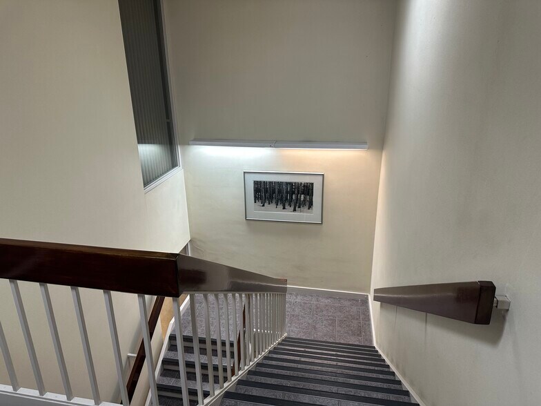 More Photos Of 606 Fayette St, Peoria Office For Sale