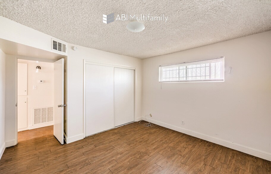 More Photos Of 2555 Sherwood St, Las Vegas Apartments For Sale