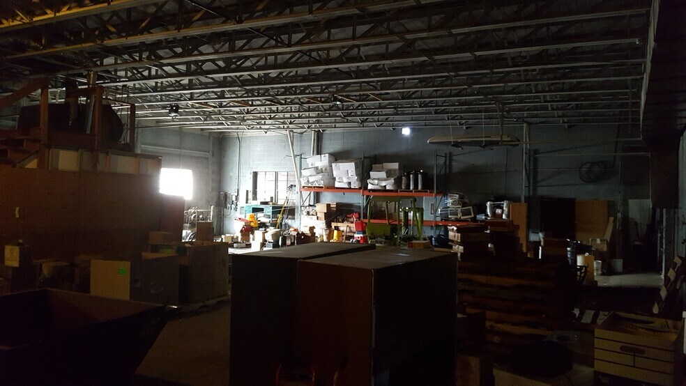 More Photos Of 1043 Ivory St, Seymour Township Auto Repair For Sale