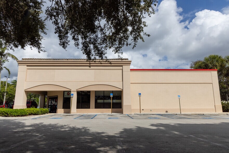 More Photos Of 1701 N University Dr, Pembroke Pines Drugstore For Sale