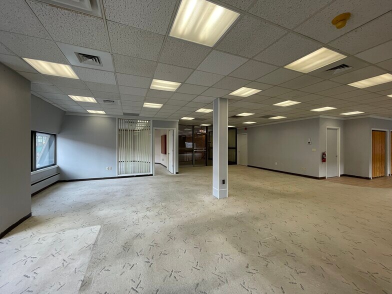 More Photos Of 511 Ashmun St, Sault Sainte Marie Office For Lease