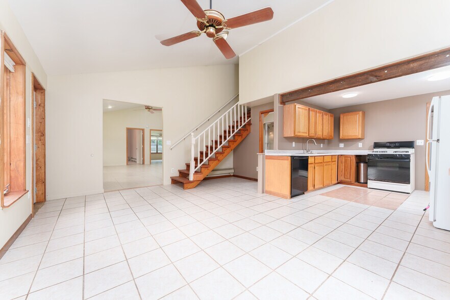 More Photos Of 15921 W M 36, Pinckney Light Distribution For Sale
