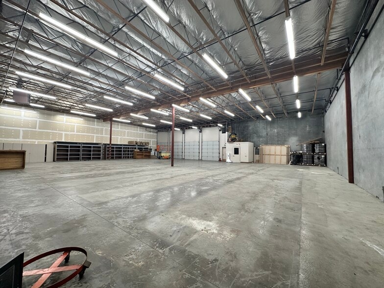 More Photos Of 6919 24th St W, Tacoma Warehouse For Lease