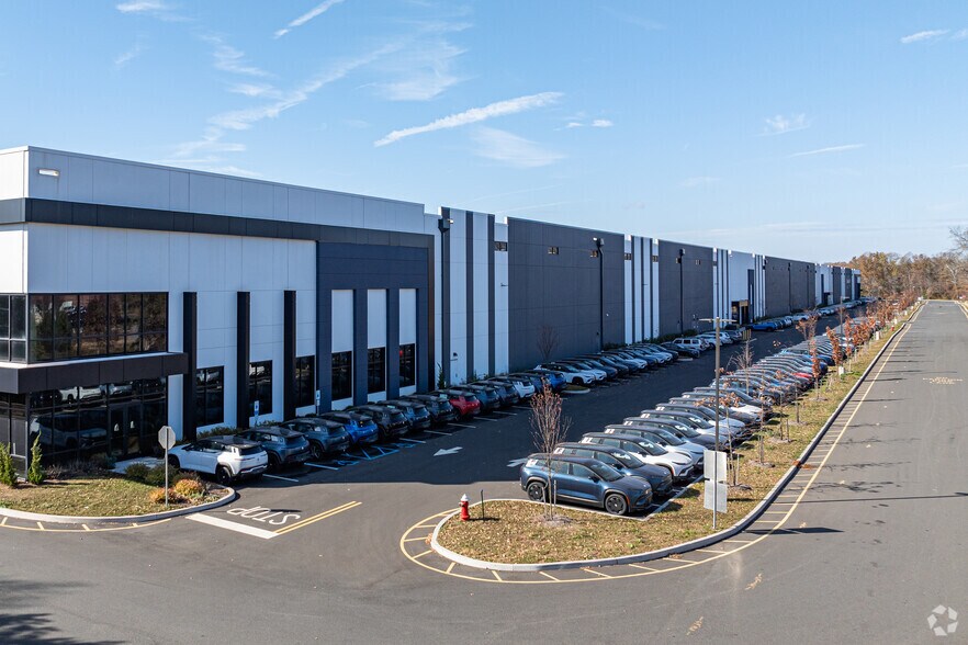 More Photos Of 47 Veronica Ave, Somerset Industrial For Lease