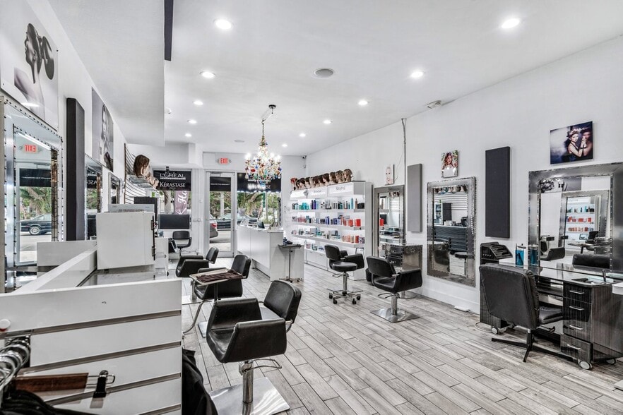 More Photos Of 500-506 Lake Ave, Lake Worth Freestanding For Lease