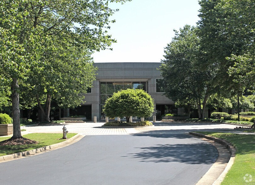 More Photos Of 1001 Windward Concourse, Alpharetta Industrial For Lease