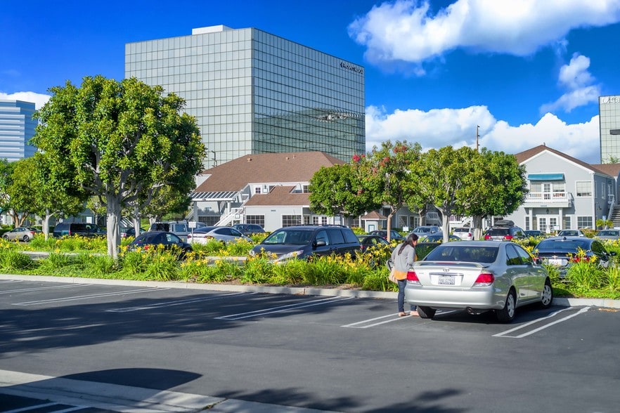 More Photos Of 12361 Lewis St, Garden Grove Unknown For Lease