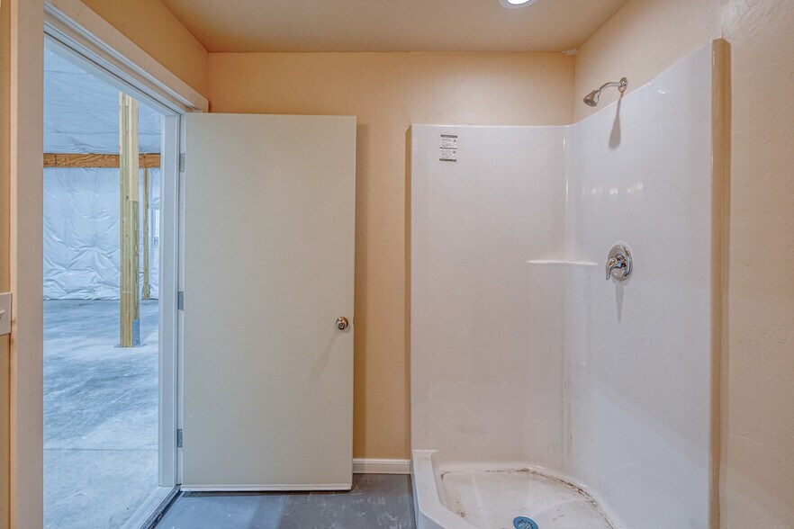 More Photos Of 176 Hill Rd, Bigfork Light Manufacturing For Sale