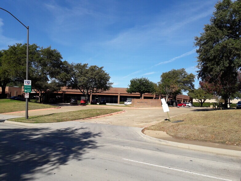 More Photos Of 4100-4108 Amon Carter Blvd, Fort Worth Showroom For Lease