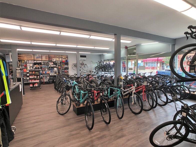 More Photos Of 270 Larkfield Rd, East Northport Storefront Retail Office For Sale