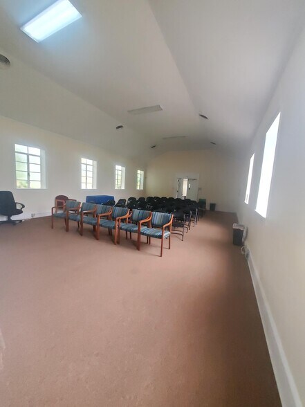 More Photos Of 2611 E 10th St, Greenville Storefront Retail Office For Sale