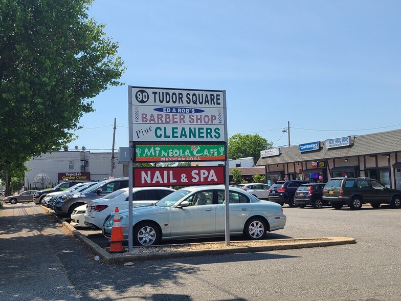 More Photos Of 90 Jericho Tpke, Mineola Freestanding For Lease