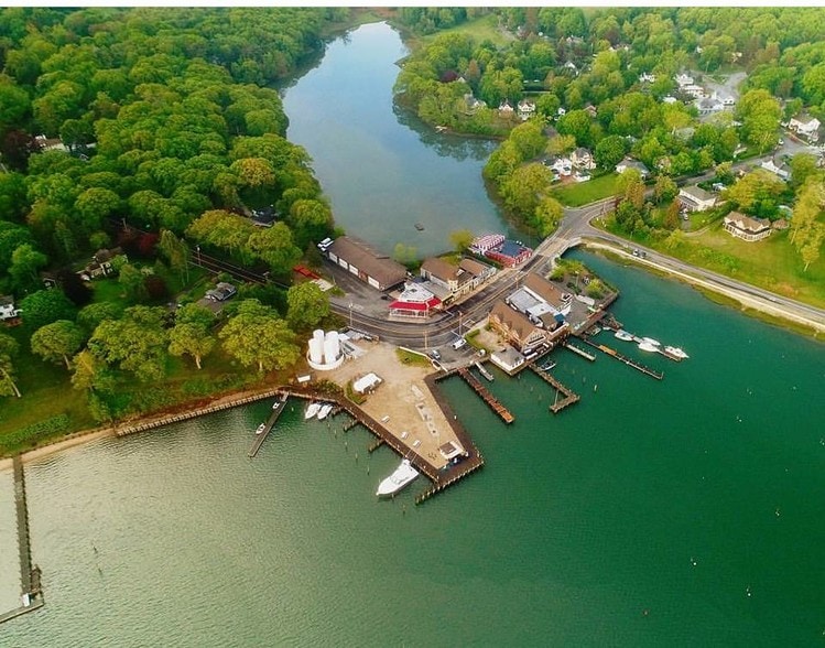 More Photos Of 185 N Ferry Rd, Shelter Island Heights Restaurant For Sale