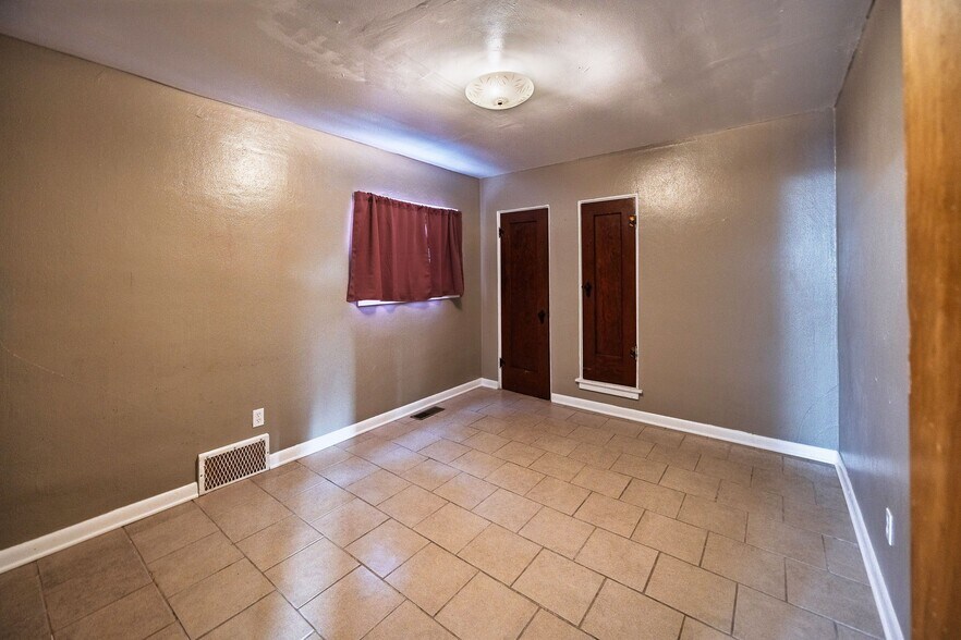 More Photos Of 404 10th St, Wheatland Apartments For Sale