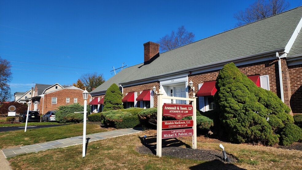 More Photos Of 560 Main St, Chatham Medical For Sale