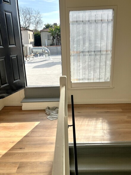 More Photos Of 1030-1034 S Fairfax Ave, Los Angeles Storefront Retail Residential For Lease
